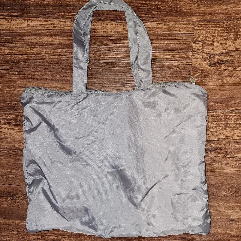 NWOT TOP●PAW Gray Foldable Reuseable Lightweight Zippered Pet Accesories Tote